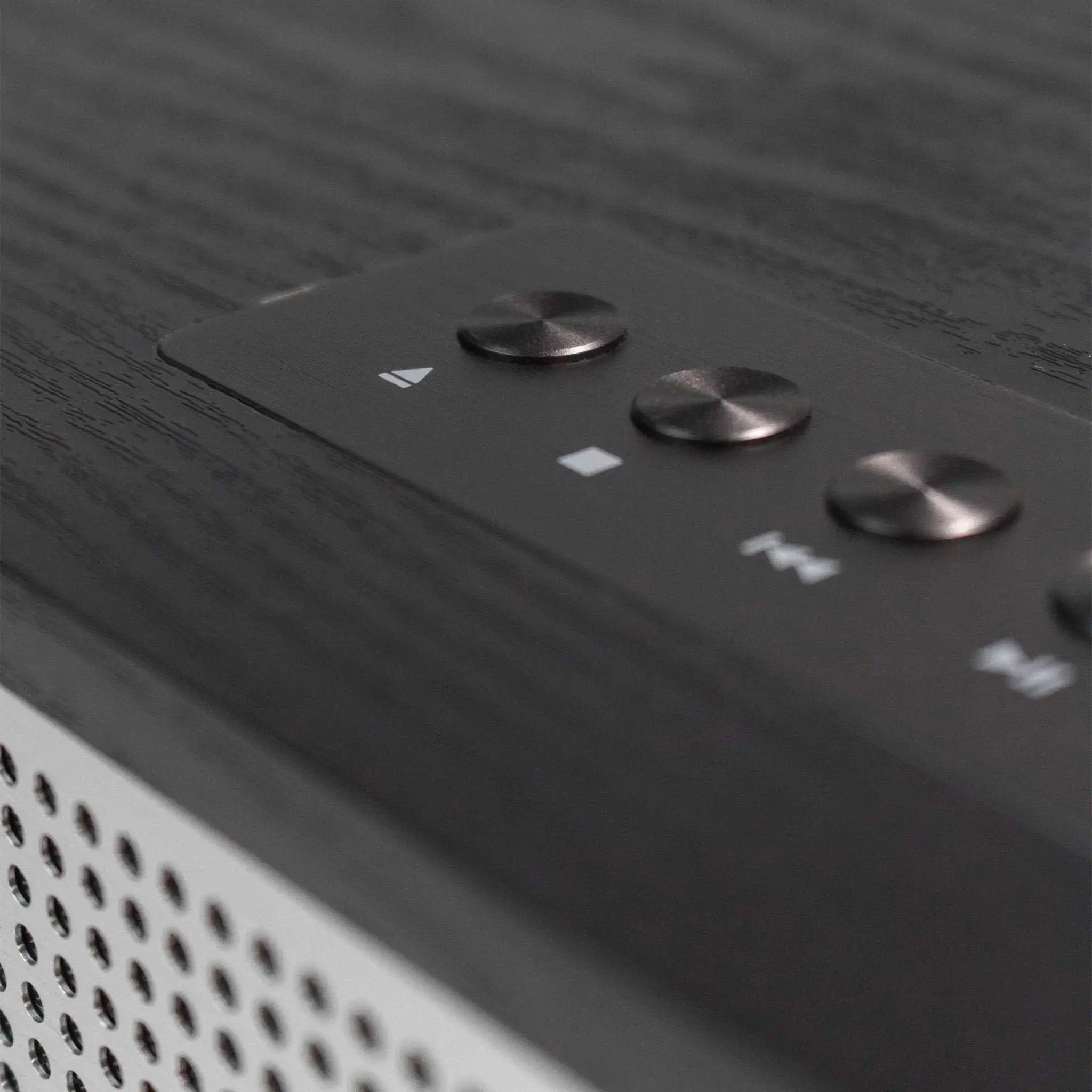 Blaupunkt MILANO schwarzes Internetradio mit CD-Slot und Retro-Holzgehäuse, Bluetooth, DAB+ und AUX-In