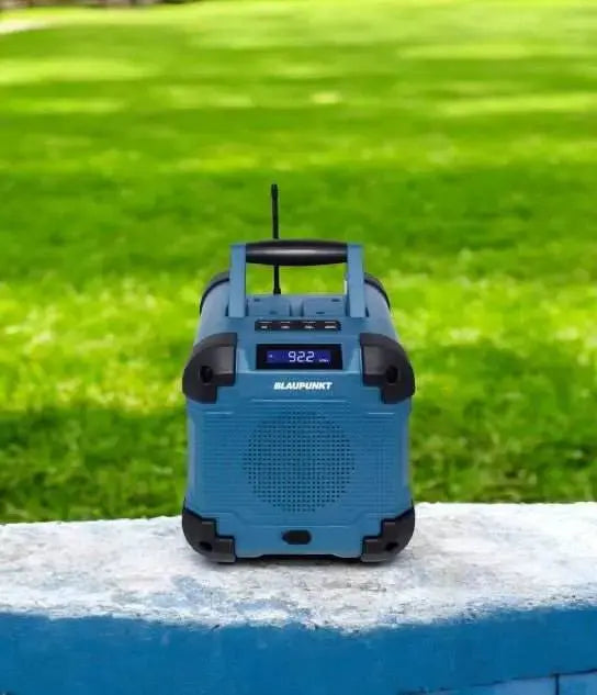 Blaupunkt Baustellenradio BSR 40 robustes, tragbares Radio mit Bluetooth und UKW, staub- und wasserresistent, ideal für Baustelle und Garten