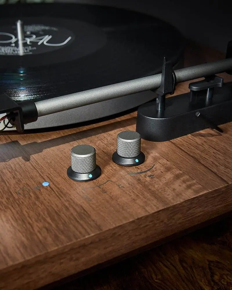 Plattenspieler mit Bluetooth Torino TT 200 TX mit Aluminiumteller, Audio Technica Tonabnehmer, und modernem Design