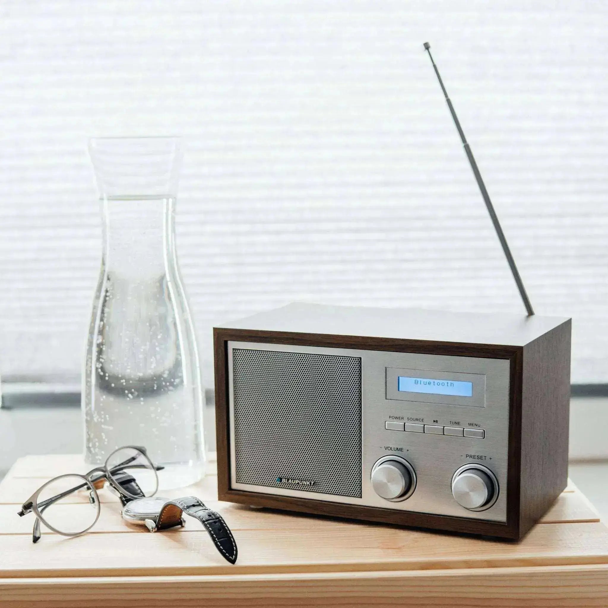Nostalgieradio mit DAB+ Blaupunkt RXD 180 Walnuss Holzgehäuse Aluminiumfront Retro-Design Bluetooth Radio
